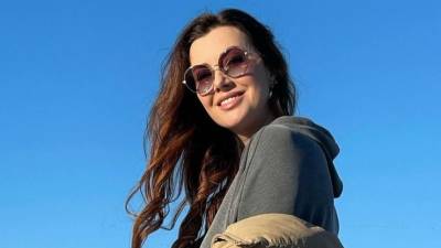 «Не хватает только на домик у моря»: Сколько тратит и зарабатывает Маша Вебер - 5-tv.ru