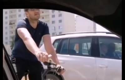 Парковщики-вымогатели снова требуют у ростовчан деньги за парковку у рынка Темерник - privet-rostov.ru - Ростов-На-Дону