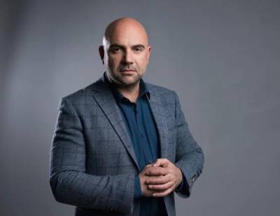 Тимофей Баженов - Тележурналист Баженов: Фрилансеры должны чувствовать социальную защищенность - vm.ru