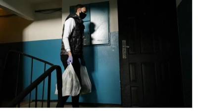 Александр Беглов - Беглов вручил благодарственные письма волонтерам акции #МыВместе - piter.tv - Санкт-Петербург