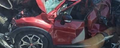 Renault Duster на улице Утевской в Самаре зажали два грузовика - runews24.ru - Самара - Камаз