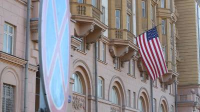 Ребекка Росс - Джо Байден - Высылаемая пресс-секретарь посольства США назвала честью работу в Москве - iz.ru - Москва - Вашингтон