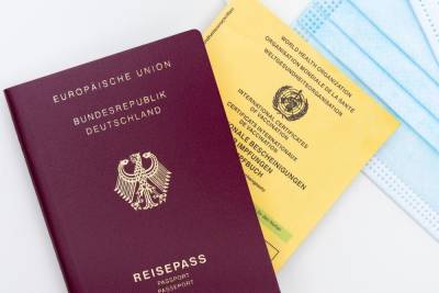 Леонид Слуцкий - Слуцкий назвал введение в мире паспортов вакцинации деструктивной идеей - mk.ru