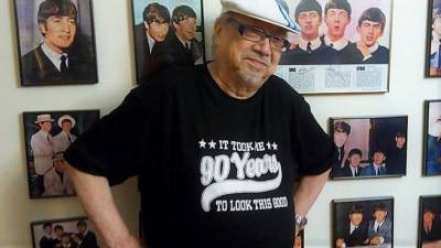 «Самый стойкий диджей в мире» в 96 лет ушел на пенсию - iz.ru - Гонконг