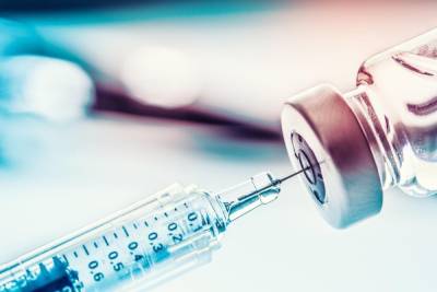 СМИ: 80-летней японке случайно ввели две дозы вакцины от COVID-19 - mk.ru - Япония