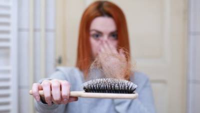 Светлана Фус - Россиянам объяснили основные причины выпадения волос - inforeactor.ru
