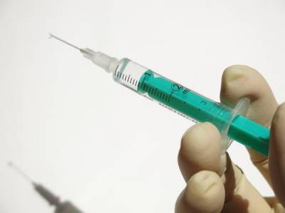 80-летней жительнице Японии по ошибке ввели две дозы вакцины Pfizer за сутки - argumenti.ru - Япония - Сингапур