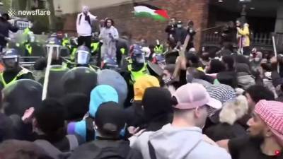 В Лондоне на акции в поддержку Палестины пострадали полицейские - piter.tv - Израиль - Лондон - Палестина