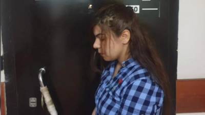 Полицейские во Всеволожском районе поймали цыганку, подозреваемую в мошенничестве - piter.tv - Ленинградская обл. - Санкт-Петербург - р-н Всеволожский - район Гатчинский