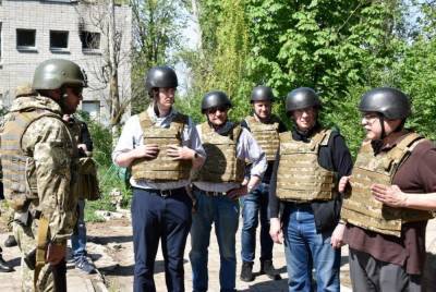 Делегация Конгресса США посетила позиции ВСУ на линии разграничения в Донбассе - topwar.ru - Киев - Мариуполь