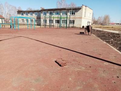 В селе Плеханово Кунгурского округа заменят покрытие на новой спортплощадке - iskra-kungur.ru - Пермь - округ Кунгурский