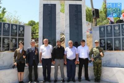 Алим Темирбулатов - В селе Ахмедкент Кайтагского района открыли обелиск воинам-героям, павшим на полях сражений - mirmol.ru - район Кайтагский