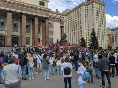 Валерий Рашкин - Павел Тарасов - В Москве на акции против закона о просветительской деятельности задержали 17 человек - znak.com - Москва