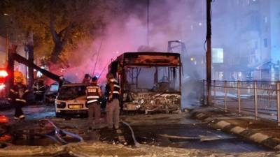 Террор против автобусов: сотни сожжены во время погромов в израильских городах - vesty.co.il