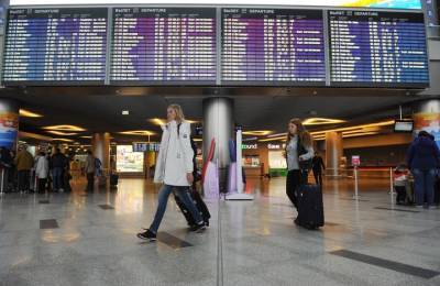 Почти 20 рейсов задержано и отменено в аэропортах Москвы - vm.ru - Москва