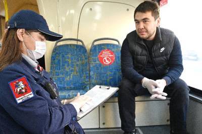 Большинство пассажиров столичного транспорта соблюдают меры безопасности - vm.ru - Москва