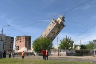 В центре Харькова взорвали часть заброшенного элеватора - rupor.info - Харьков