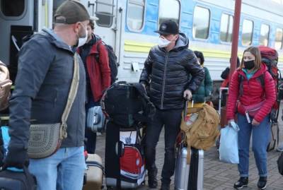 На лето "Укрзализныця" запустила несколько курортных поездов - kp.ua - Украина - Львов - Одесса - Сумы - Бердянск