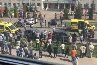 Леонид Рошаль - Рошаль рассказал о состоянии раненных в казанской школе детей - mk.ru - Казань