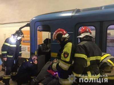 Киевское метро останавливали из-за попытки самоубийства - for-ua.com