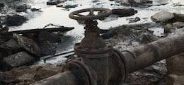 Трубы горят: За неделю в России произошло три разлива нефти и топлива - finanz.ru - респ. Коми - окр.Ненецкий - Усинск