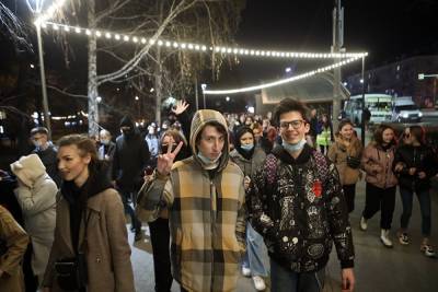 С челябинского школьника, которого задерживают на всех митингах, сняли подписку о невыезде - znak.com - Челябинск