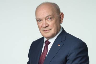 Александр Румянцев - Александр Сергеев - Академик Румянцев: «Мы наблюдаем приток в здравоохранение недостаточно подготовленных людей» - mk.ru