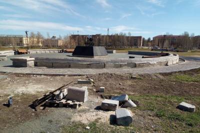 Миллионы не помогли: смотровая площадка, отремонтированная в Петрозаводске, вызывает вопросы - karel.mk.ru - Петрозаводск - республика Карелия