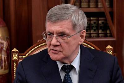 Владимир Путин - Юрий Чайка - Путин продлил срок службы Чайки на Кавказе еще на год - lenta.ru - окр. Скфо