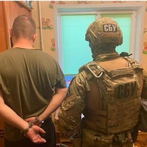 В Запорожье следователь полиции в собственном доме устроил наркопритон. Фото - reporter-ua.com - Запорожье