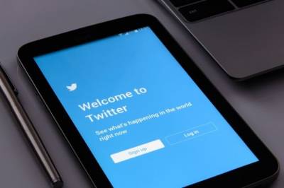 Суд Москвы признал законным штраф Twitter на 8,9 млн рублей - aif.ru - Москва - Twitter