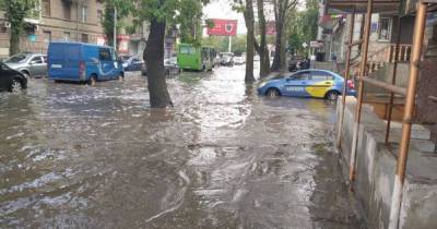 В Одессе из-за дождя произошел потоп: появились фото, видео - tsn.ua - Киев - Одесса