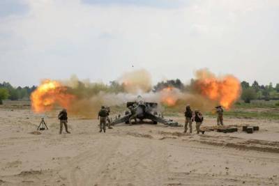 Американского военнослужащего посвятили в украинские артиллеристы в Польше (ФОТО) - lenta.ua - США - Украина - Польша - Дания