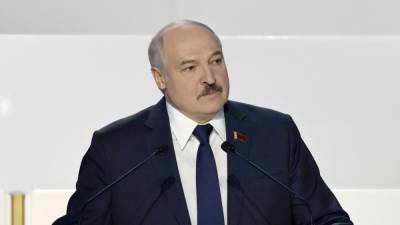 Александр Лукашенко - Лукашенко разрешил подавлять протесты боевой техникой - svoboda.org