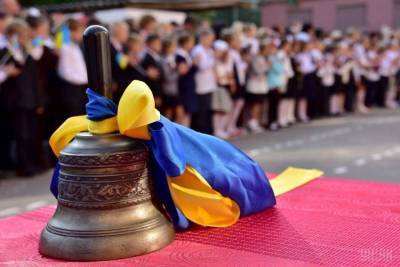 Последний звонок в украинских школах состоится в разные даты - lenta.ua