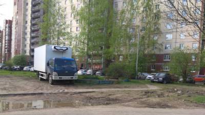 Олег Зотов - Сервис против наглых парковок за выходные принял свыше 1 тыс. жалоб - dp.ru