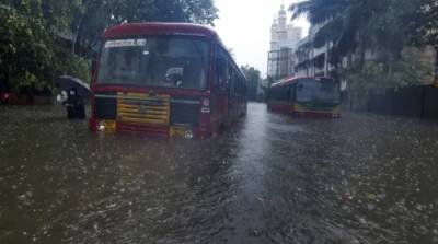 В Индии 150 тысяч человек эвакуировали из-за циклона - ru.slovoidilo.ua - штат Гуджарат - Мумбаи
