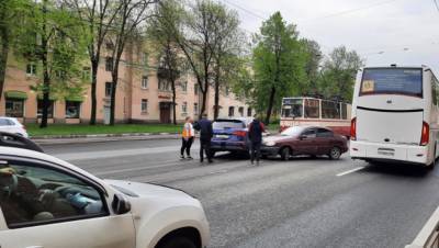 Александр Невский - Петербург "завяз" в пробках из-за аварий и поломки светофора на Невском - dp.ru - Санкт-Петербург