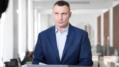 Виталий Кличко - Виталий Кличко пожаловался на вооруженных людей - vesti.ru - Киев