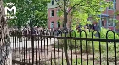 Ильназ Галявиев - В Казани эвакуировали школу после угроз «сообщника Галявиева» - eadaily.com - Казань