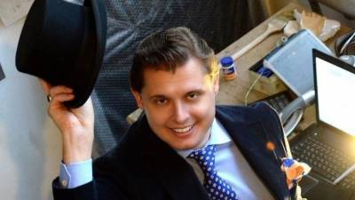 Олег Соколов - Иван Ургант - Евгений Понасенков - «Научная сенсация!» — герой мемов историк Понасенков удивил исполнением Ride It - 5-tv.ru