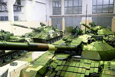 В Донбассе обнаружили странные разобранные украинские танки - lenta.ru - Луганская обл.