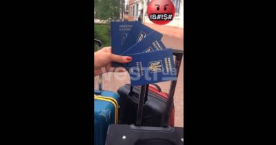 "Украина, иди-ка ты в ж**у": украинка с детьми не смогла вылететь в Турцию и выбросила паспорта - focus.ua - Украина - Турция - Харьков - Стамбул