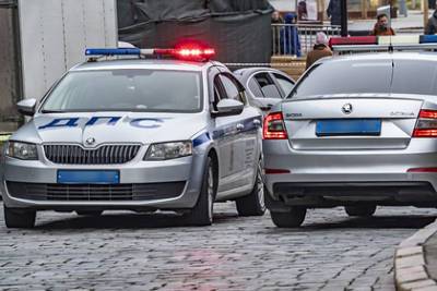 Людмила Нефедова - В Москве 17-летний водитель без прав сбил четырех человек на тротуаре - lenta.ru - Москва - Санкт-Петербург - Тосно