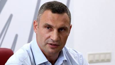 Владимир Зеленский - Виталий Кличко - Кличко прокомментировал обыски СБУ словами из фильма «Брат-2» - iz.ru - Киев