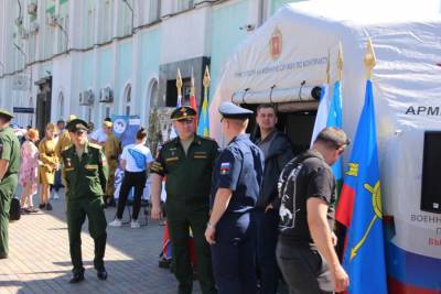 Сергей Шойгу - Сергей Шойгу прислал в Саратов патриотический поезд с танками и гаубицами - runews24.ru - Саратов