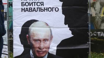 Алексей Навальный - Леонид Волков - Госдума одобрила запрет избирать в свои ряды сторонников ФБК - svoboda.org