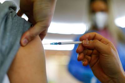 Виктор Ляшко - Власти Украины назвали сроки поставки новой партии Pfizer - lenta.ru
