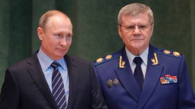 Владимир Путин - Александр Беглов - Юрий Чайка - Путин наградил Чайку и Беглова орденами "За заслуги перед Отечеством" - svoboda.org - Санкт-Петербург - окр. Скфо