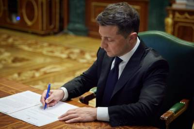Владимир Зеленский - Зеленский подал в парламент неотложный законопроект "О коренных народах Украины" - vchaspik.ua - Крым - Севастополь